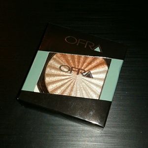 Ofra Cosmetics Everglow Highlighter